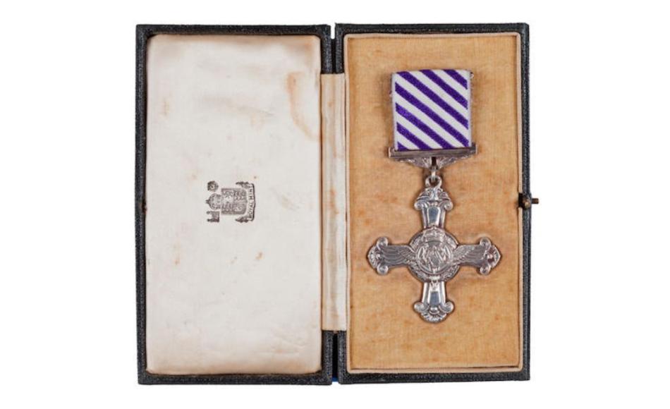 Distinguished Flying Cross - Captain McLinden | Royal Artillery Museum